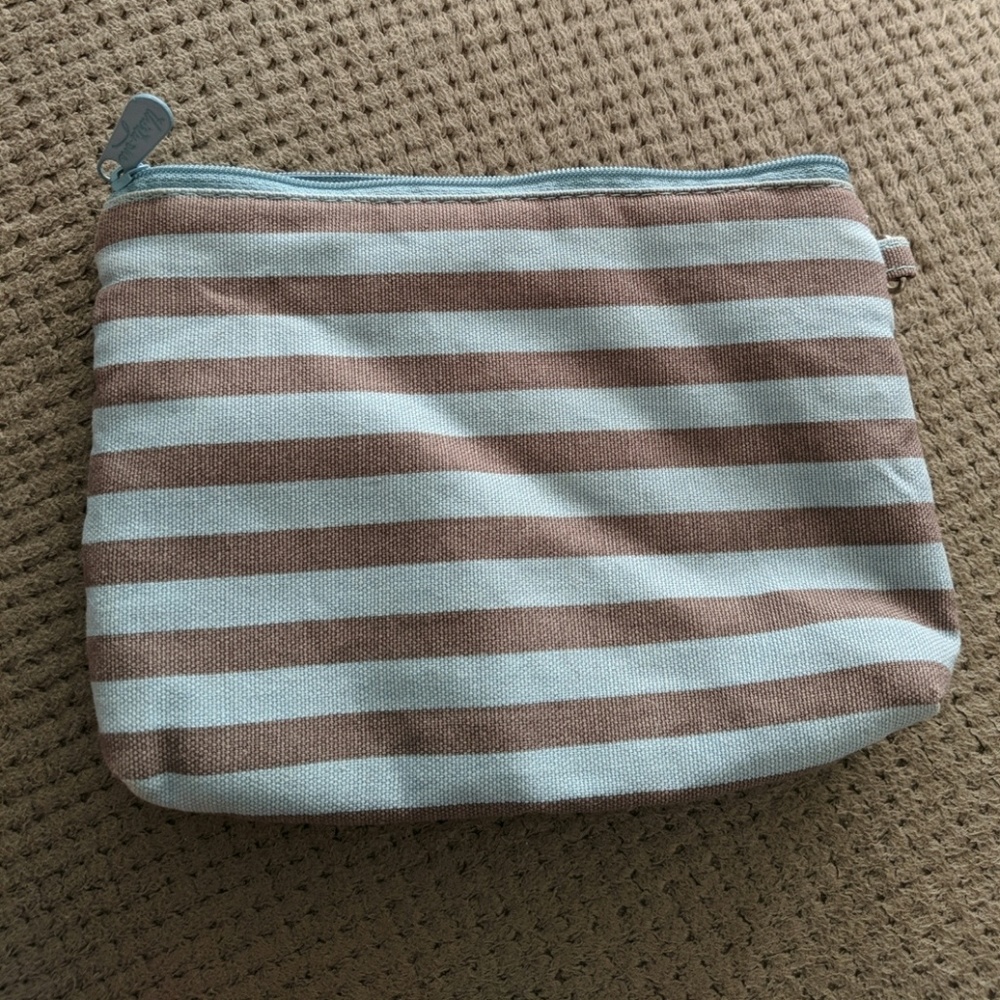 Small Thirty-One Cosmetix bag